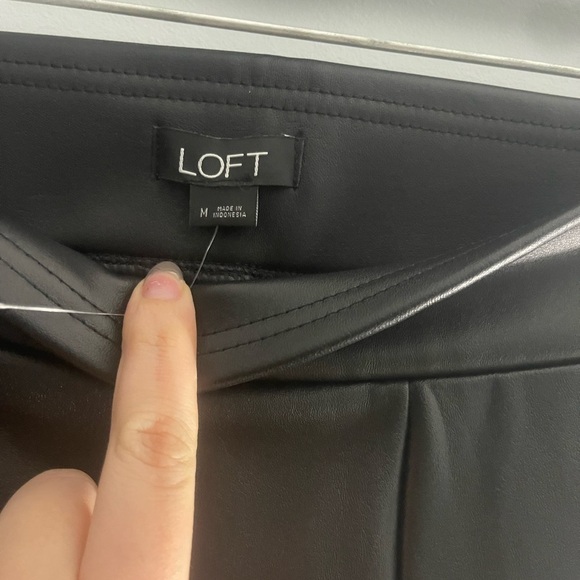 Faux Leather Leggings - Picture 4 of 5